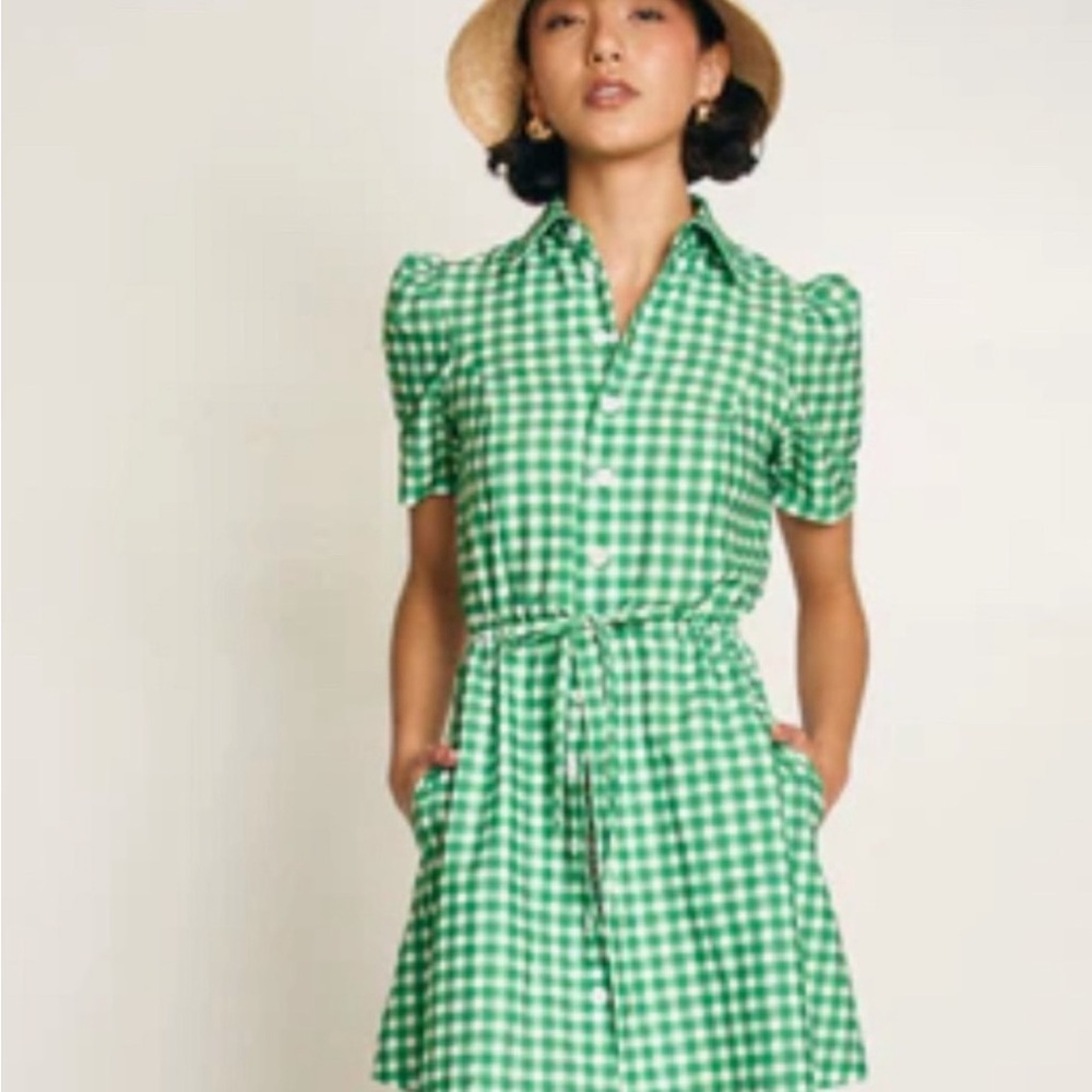 ISO BYRDIE HAYDEN GOLF DRESS . GREEN GINGHAM WITH FLORAL SHORTS.